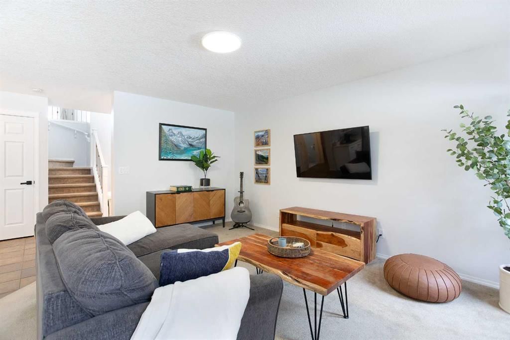 54 Springborough Point SW, Calgary — photo 5 of 44