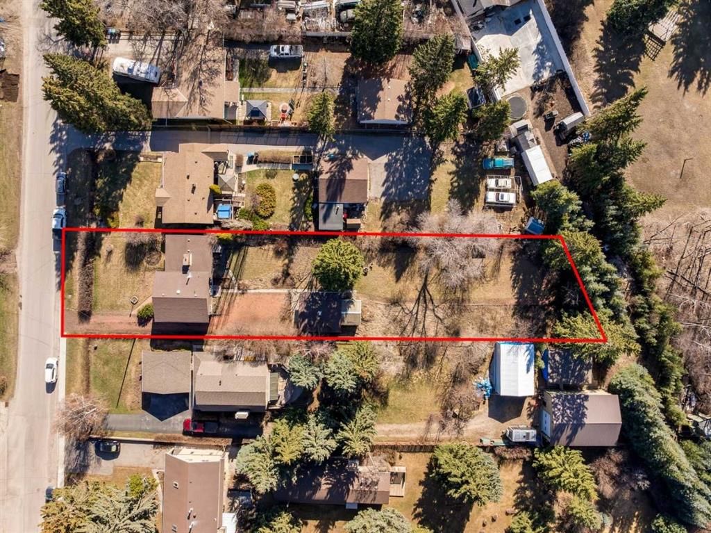 7223 Bow Crescent NW, Calgary — photo 4 of 36