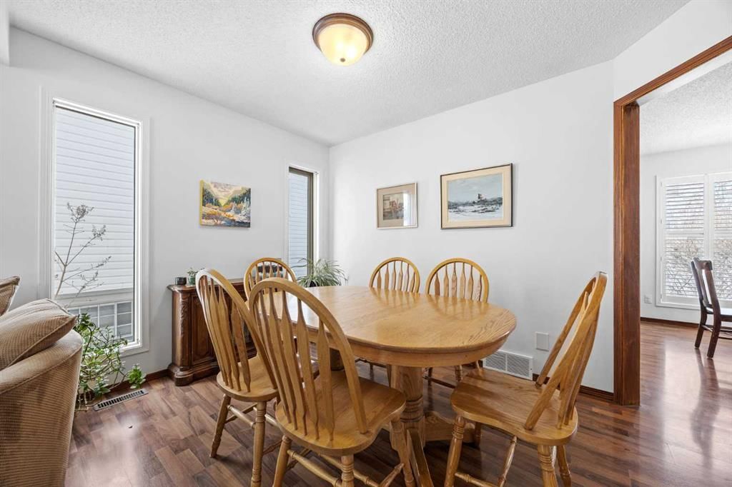 292 Douglas Ridge Close SE, Calgary — photo 4 of 25