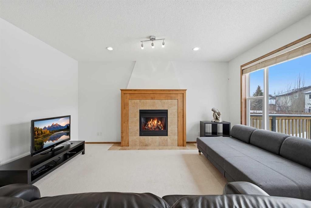 125 Panamount Heath NW, Calgary — photo 3 of 36