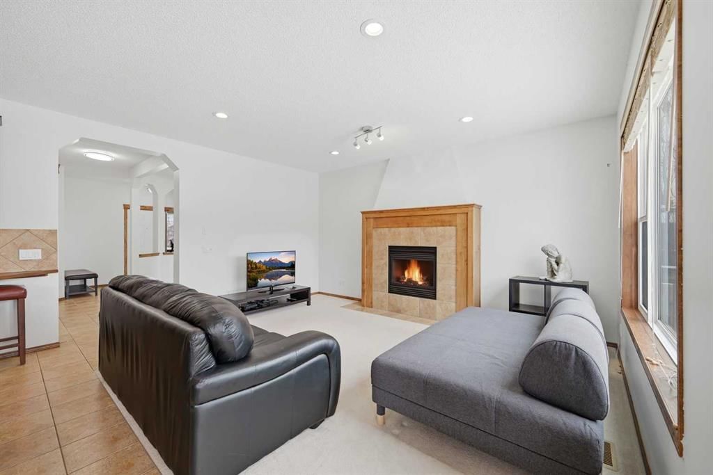 125 Panamount Heath NW, Calgary — photo 4 of 36