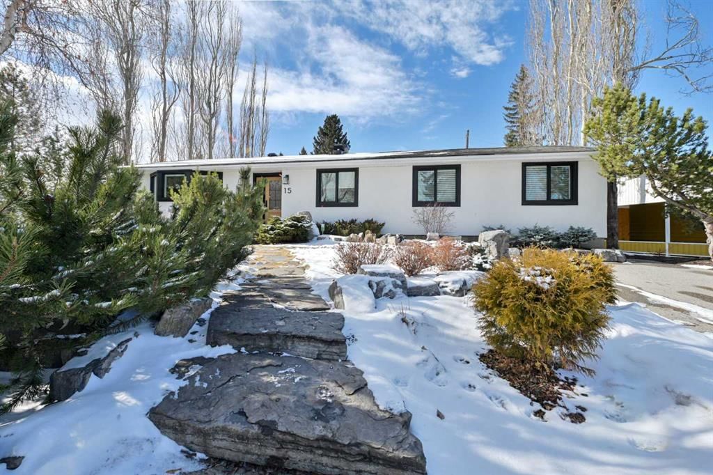 15 Wildwood Drive SW, Calgary — photo 5 of 50