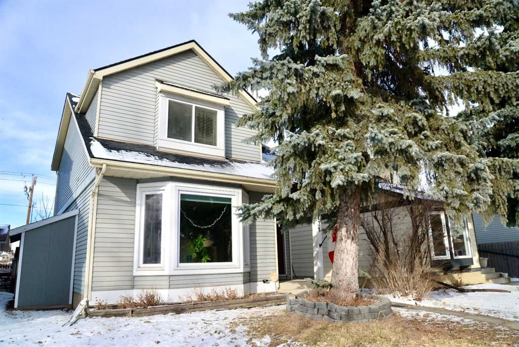 131 Erin Woods Drive SE, Calgary — main listing photo