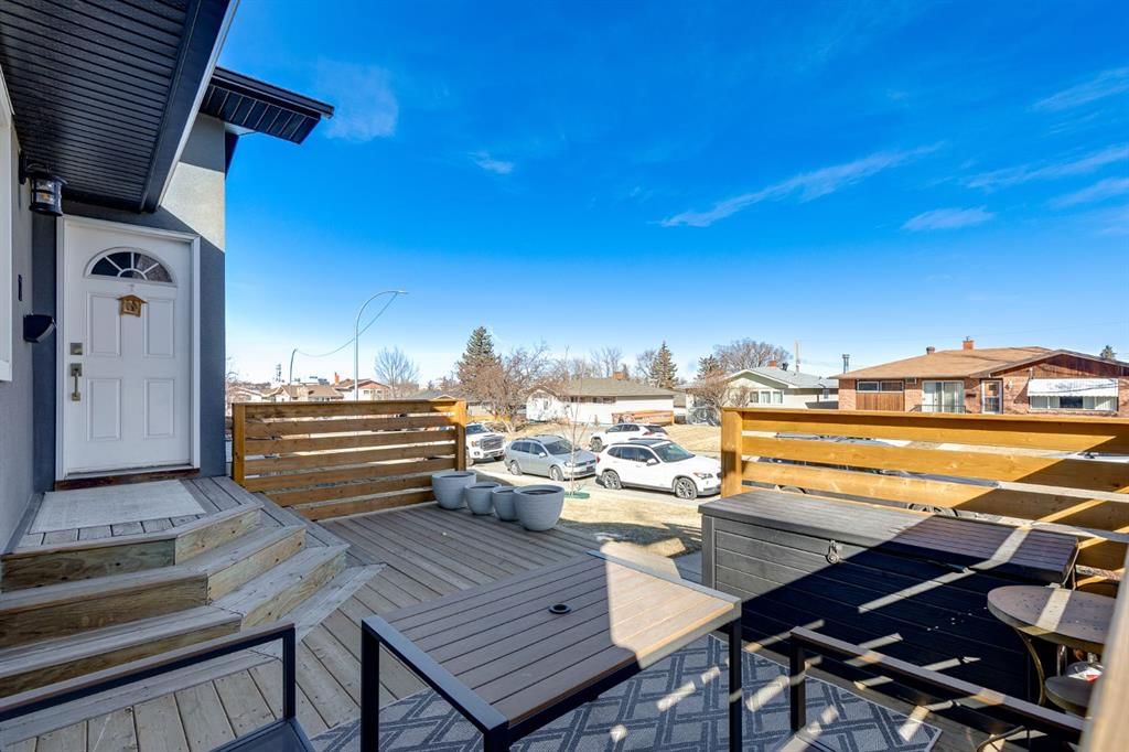 11 Foley Road SE, Calgary — photo 3 of 43