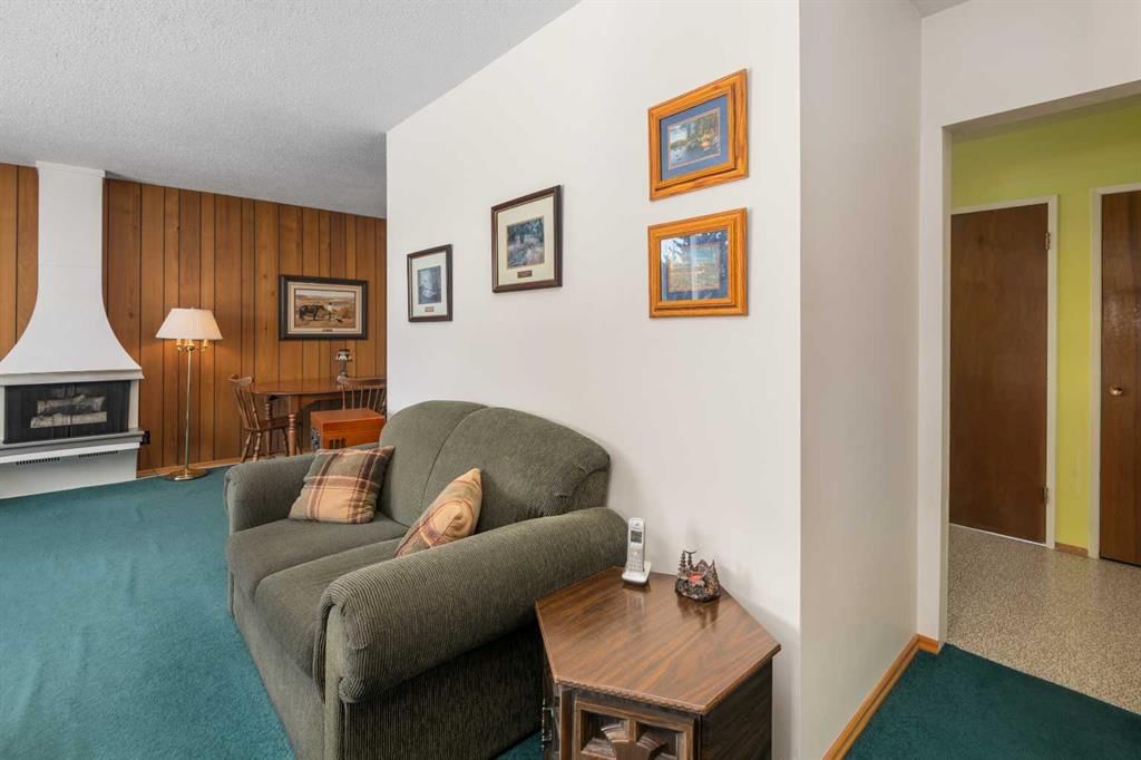 5039 Nemiskam Road NW, Calgary — photo 5 of 42