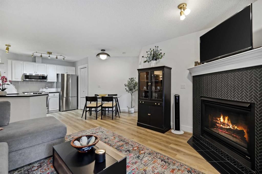 210, 10 Sierra Morena Mews SW, Calgary — photo 4 of 24