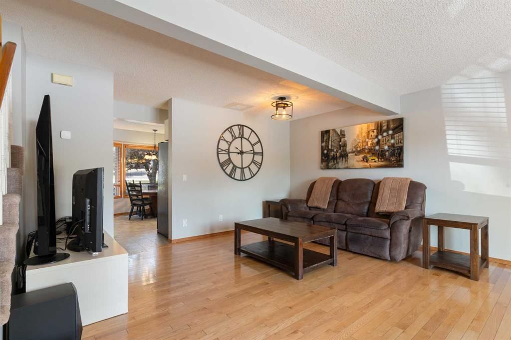 69 Patina Park SW, Calgary — photo 4 of 39