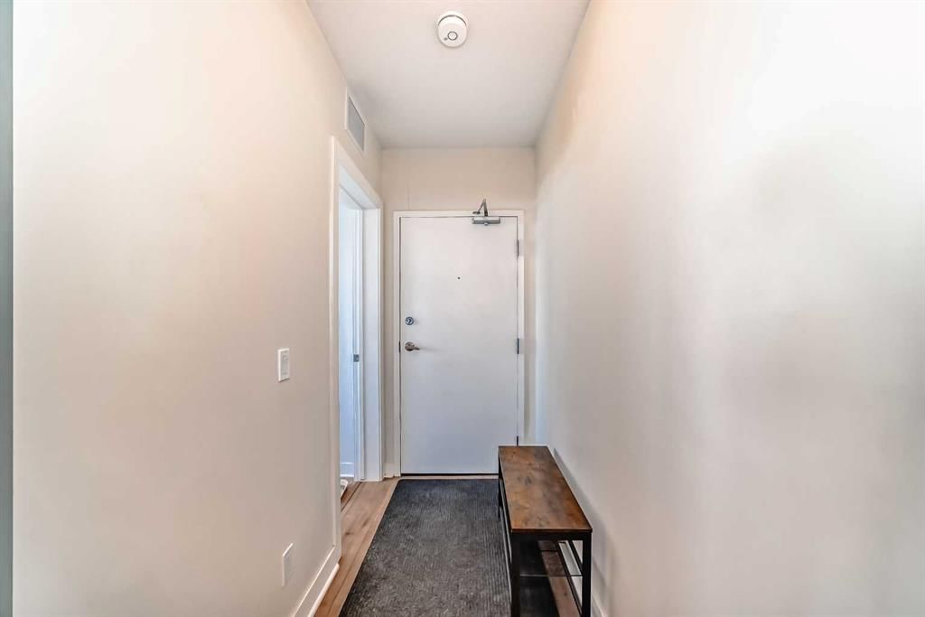 412, 10 brentwood Common NW, Calgary — photo 5 of 37