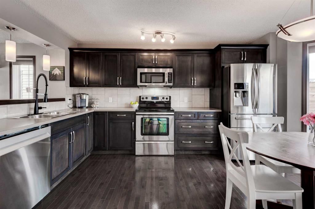 58 Elgin Meadows Gardens SE, Calgary — photo 5 of 36