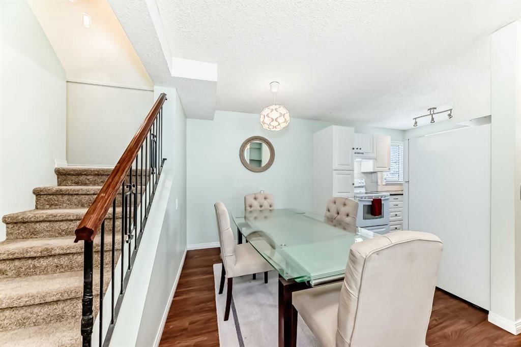14, 115 Bergen Road NW, Calgary — photo 3 of 27