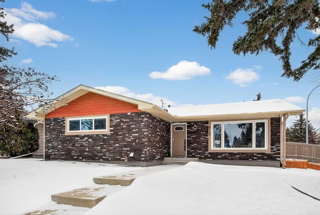 812 Acadia Drive SE, Calgary — main listing photo