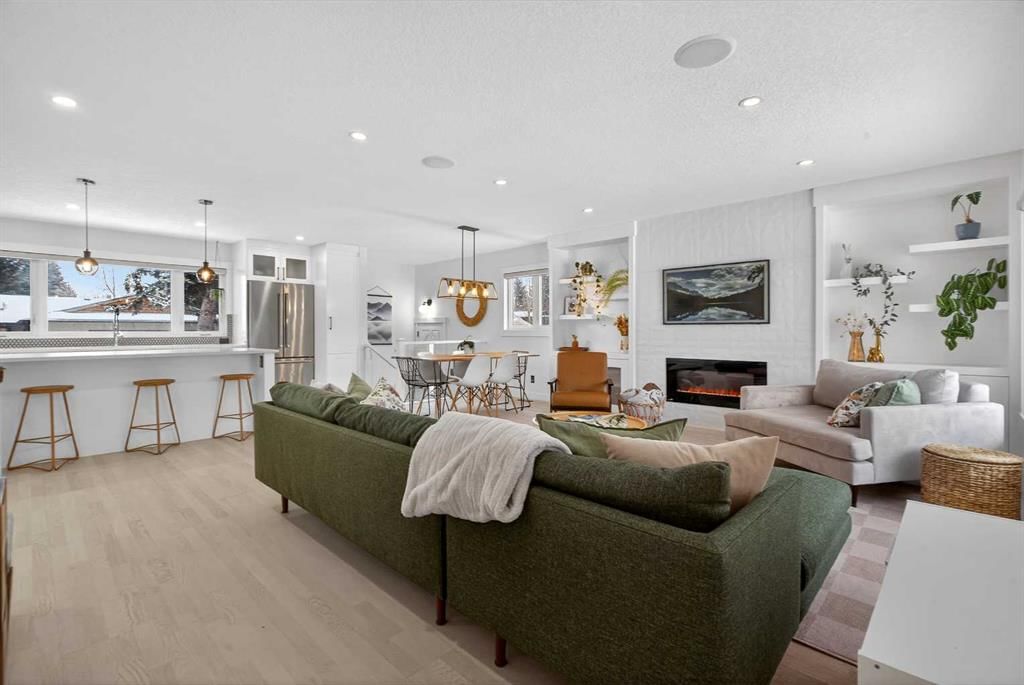 812 Acadia Drive SE, Calgary — photo 4 of 50