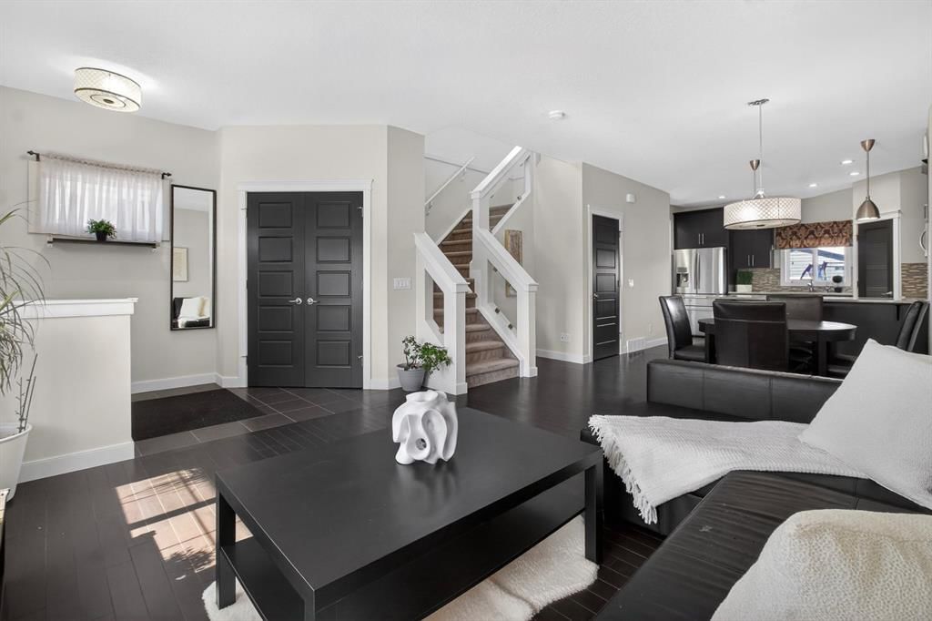 258 Redstone Drive NE, Calgary — photo 4 of 36