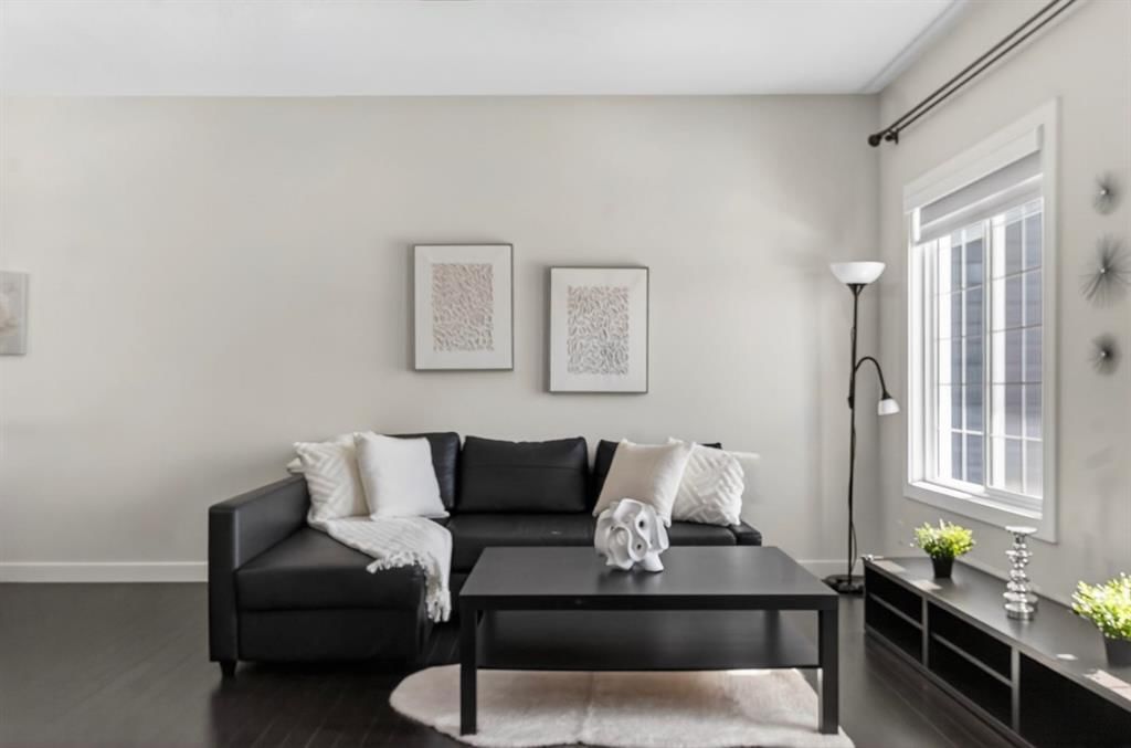 258 Redstone Drive NE, Calgary — photo 5 of 36