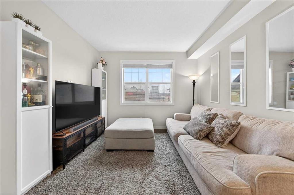 11 Nolan Hill Boulevard NW, Calgary — photo 3 of 31
