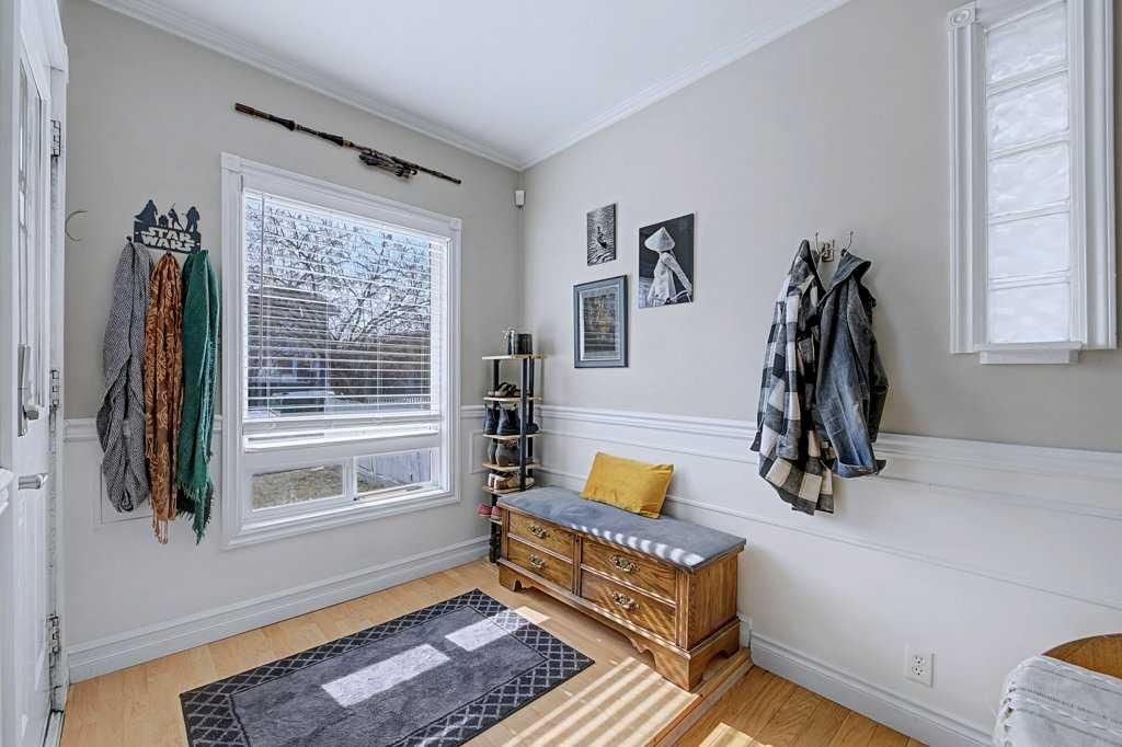 134 30 Avenue NW, Calgary — photo 2 of 42