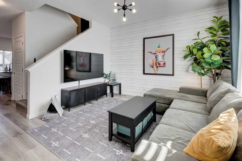 88 Belmont Villas W, Calgary — photo 2 of 39
