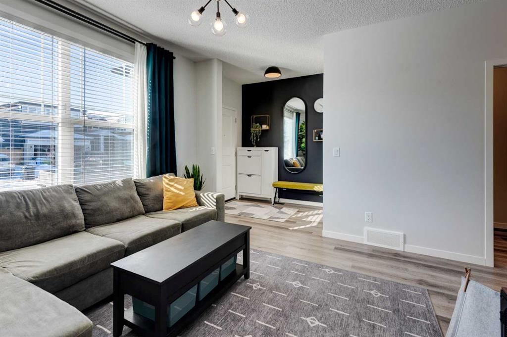 88 Belmont Villas W, Calgary — photo 4 of 39