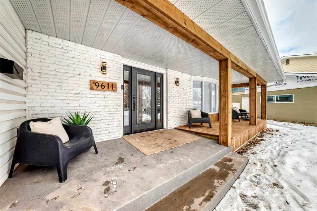 9611 Palisan Place SW, Calgary — photo 2 of 50