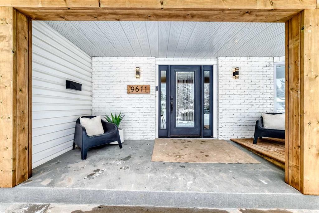 9611 Palisan Place SW, Calgary — photo 3 of 50