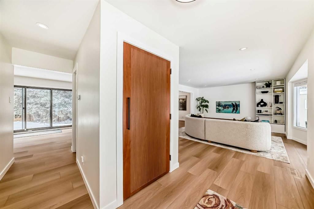 9611 Palisan Place SW, Calgary — photo 5 of 50