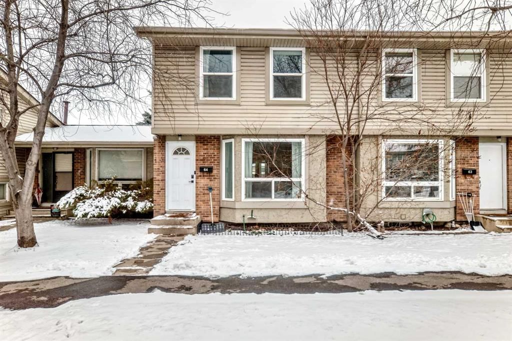 64, 123 Queensland SE, Calgary — main listing photo