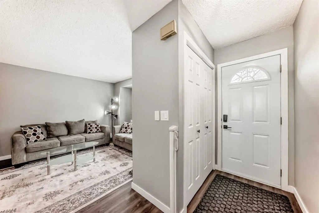 64, 123 Queensland SE, Calgary — photo 3 of 36