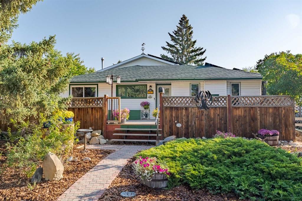 64 Foxwell Road SE, Calgary — photo 2 of 50
