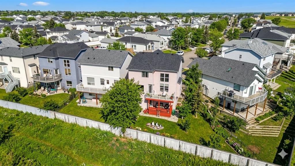 47 Anaheim Crescent NE, Calgary — photo 4 of 30