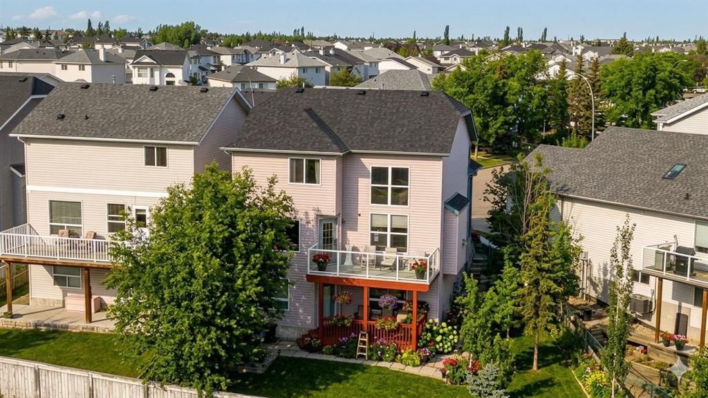 47 Anaheim Crescent NE, Calgary — photo 5 of 30