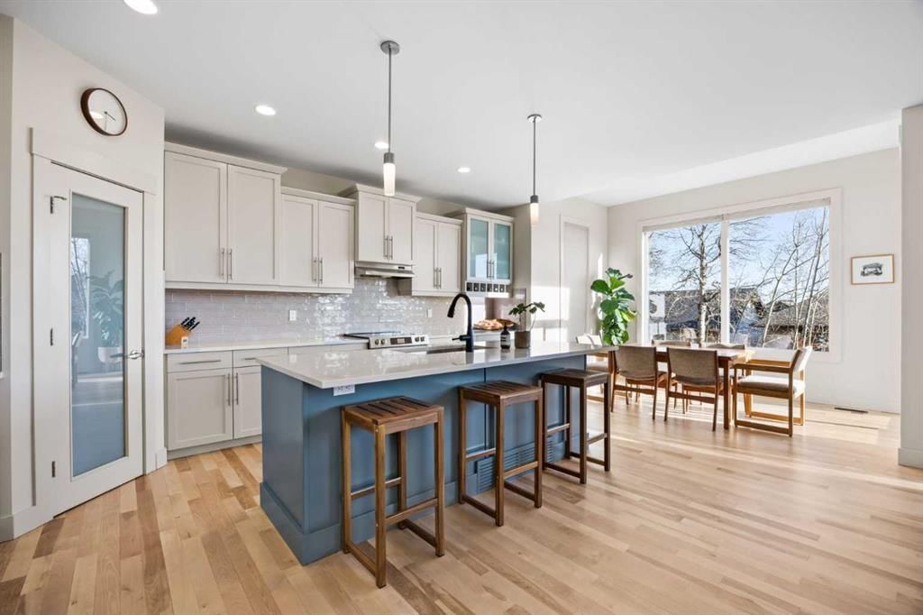 59 Cortina Way SW, Calgary — photo 5 of 42
