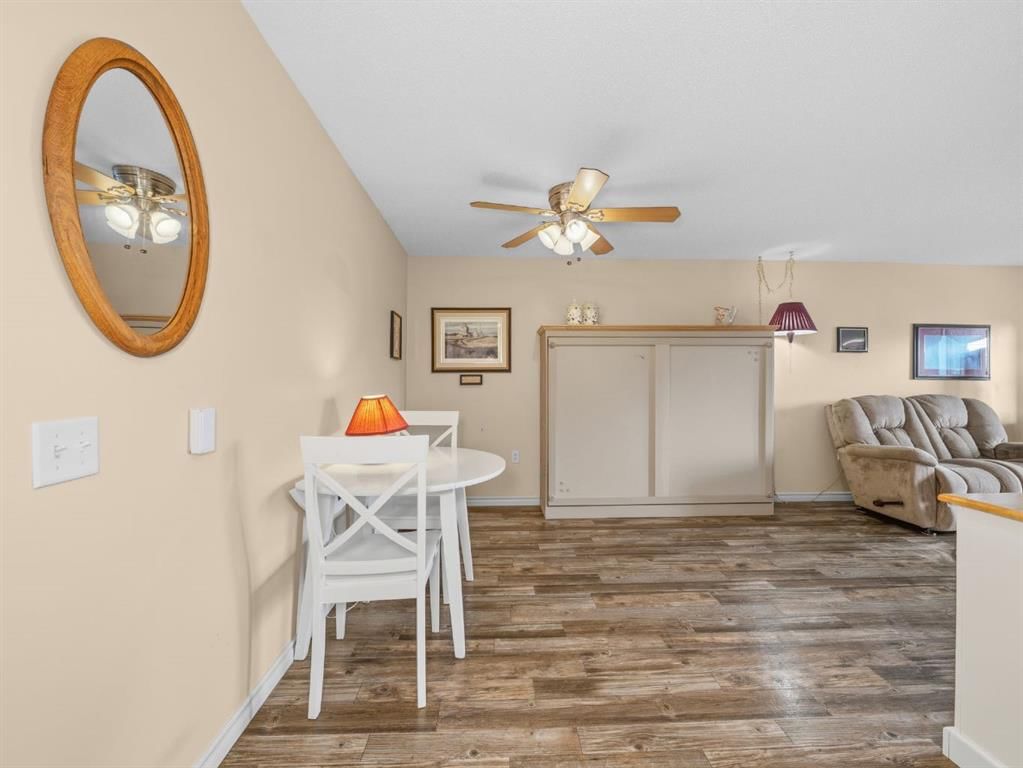3208 Millrise Point SW, Calgary — photo 2 of 26