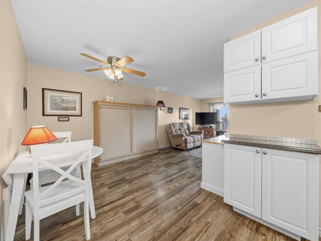 3208 Millrise Point SW, Calgary — photo 3 of 26