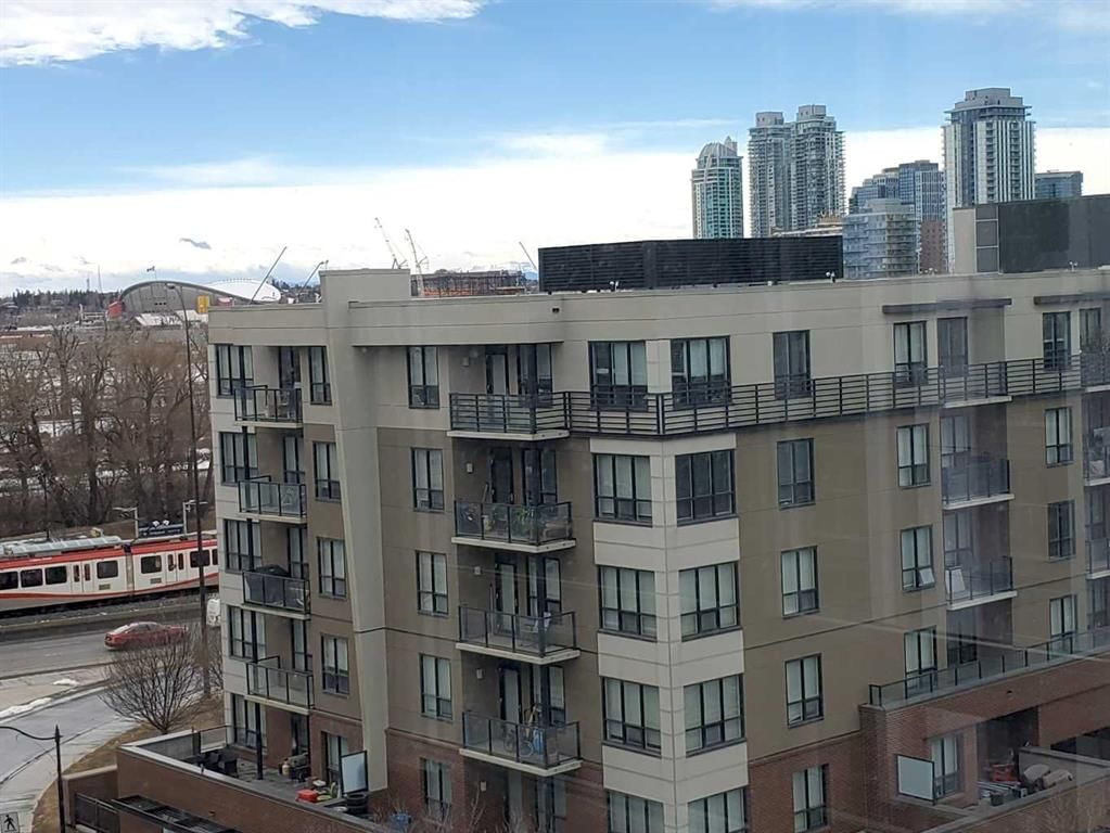 718, 46 9 Street NE, Calgary — photo 4 of 49