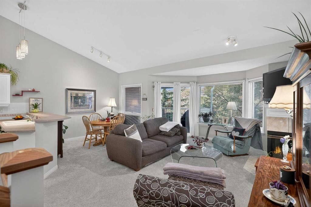 12, 8020 Silver Springs Road NW, Calgary — photo 4 of 34