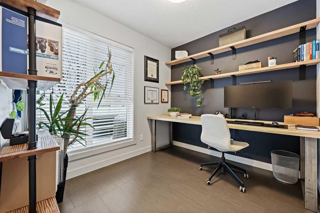 3525 69 Street NW, Calgary — photo 5 of 23