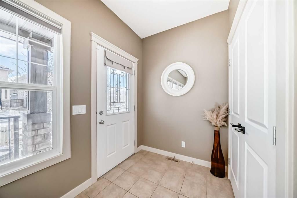 90 Evanspark Road NW, Calgary — photo 3 of 43