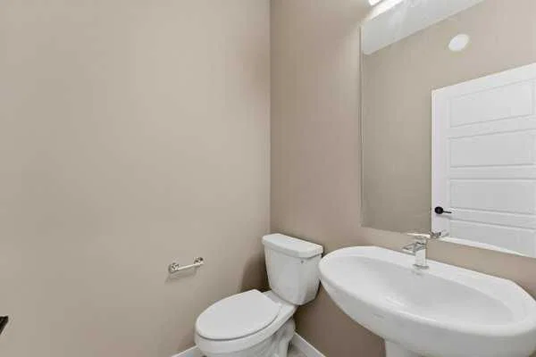 213 Bayview Park SW, Airdrie — photo 4 of 36