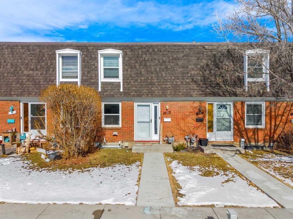 19, 330 Canterbury Drive SW, Calgary — main listing photo
