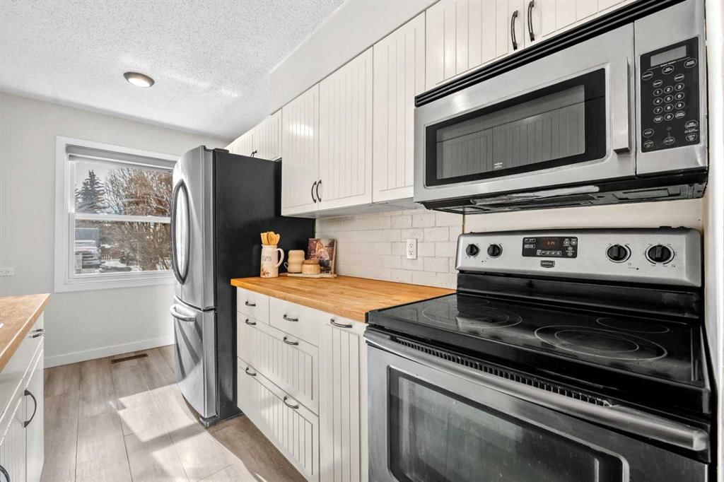 19, 330 Canterbury Drive SW, Calgary — photo 5 of 42