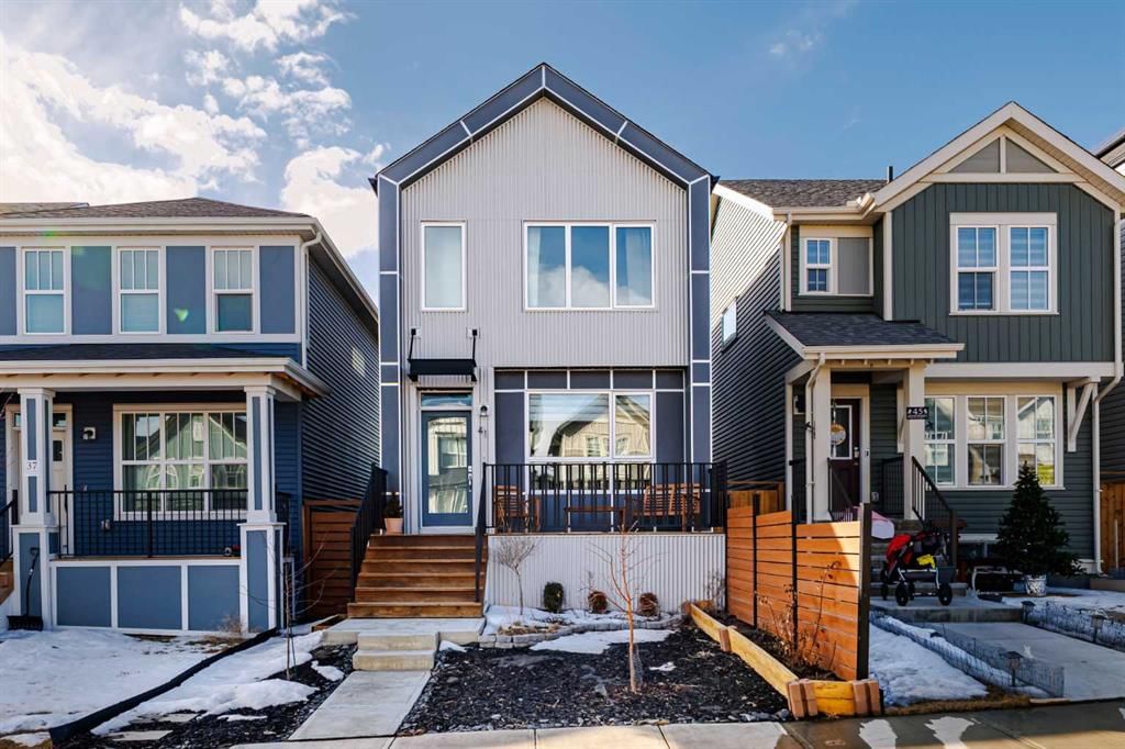 41 Heirloom Crescent SE, Calgary — main listing photo
