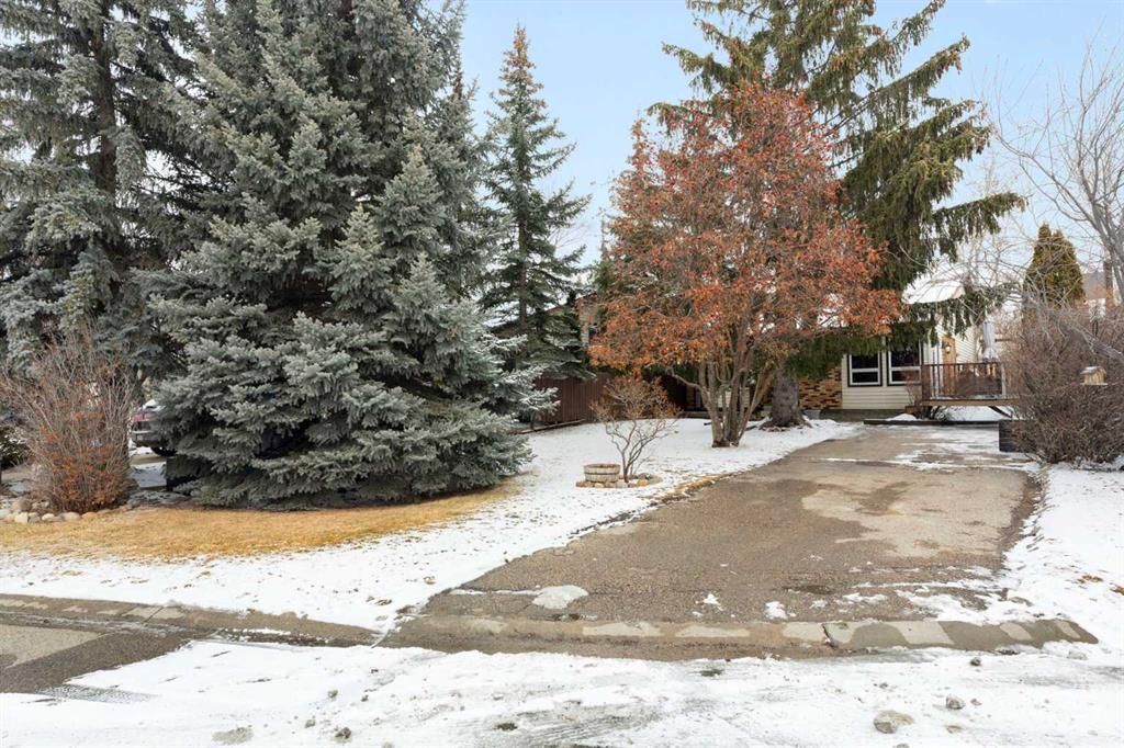 815 Ranchview Circle NW, Calgary — photo 2 of 48