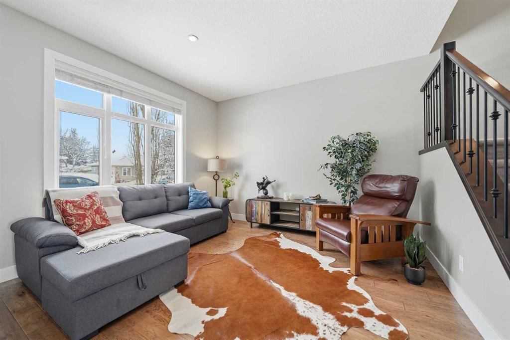 1626B 41 Street SW, Calgary — photo 3 of 37