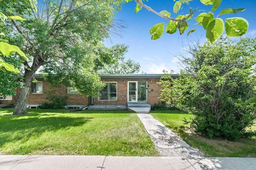205, 4328 4 Street NW, Calgary — photo 2 of 17