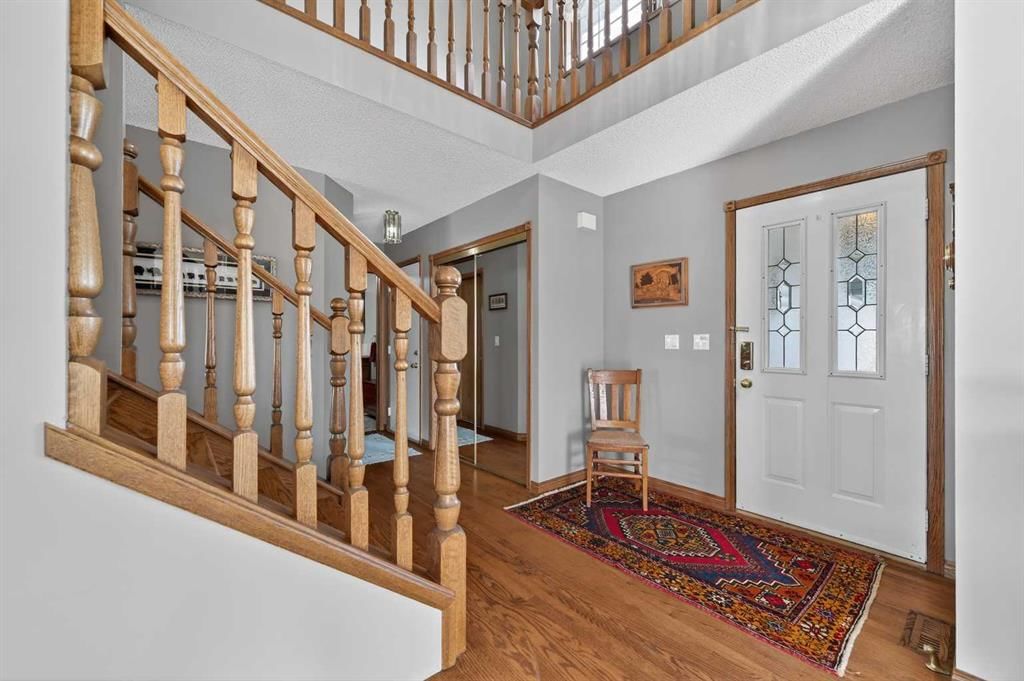 68 Hawkland Circle NW, Calgary — photo 3 of 48