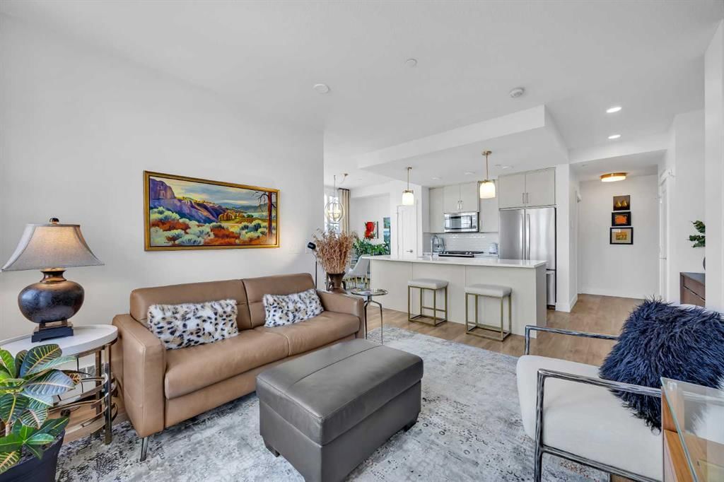 210, 38 Quarry Gate SE, Calgary — photo 3 of 37