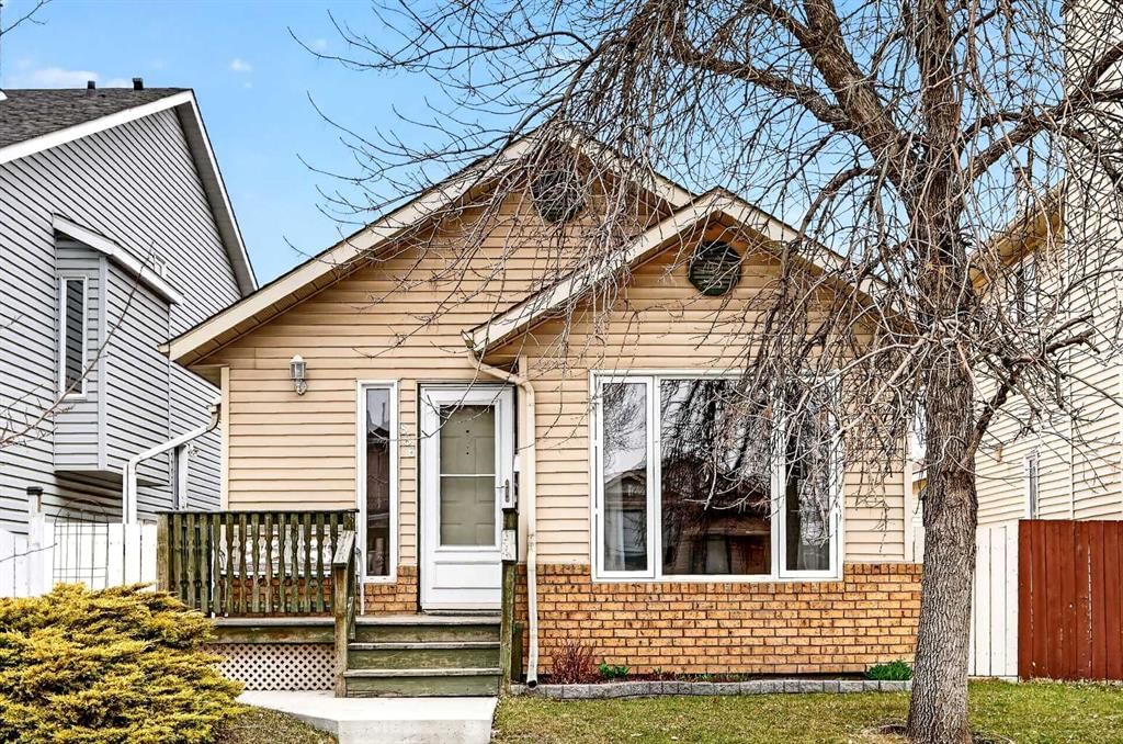 886 Erin Woods Drive SE, Calgary — main listing photo