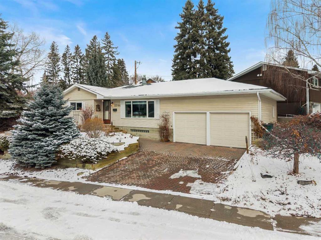 2704 48 Avenue NW, Calgary — photo 2 of 50