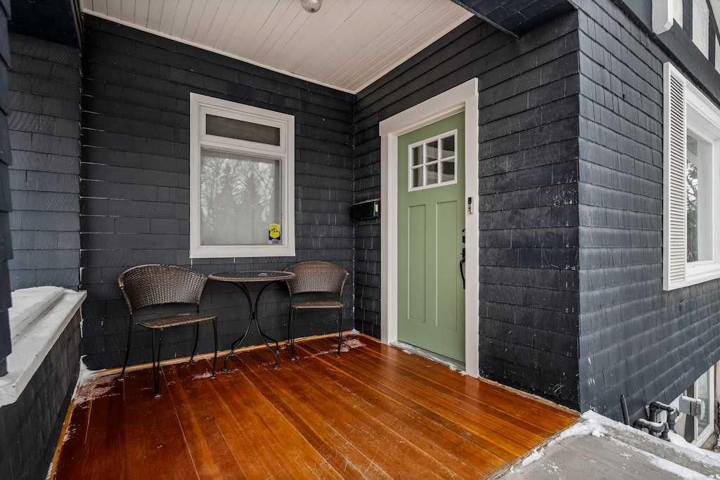 1509 19 Avenue SW, Calgary — photo 2 of 35