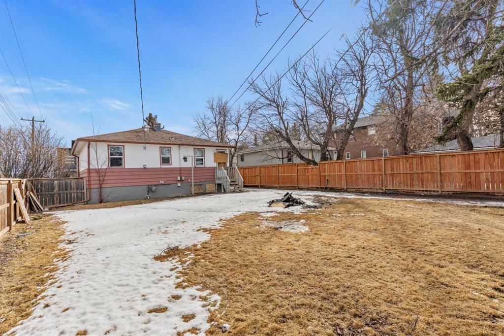 1403 43 Street SW, Calgary — main listing photo